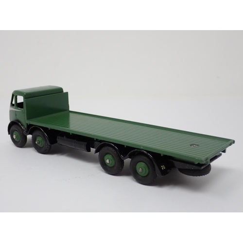 307 - An unboxed Dinky Supertoys No.502 1st type Foden green Flatbed Lorry