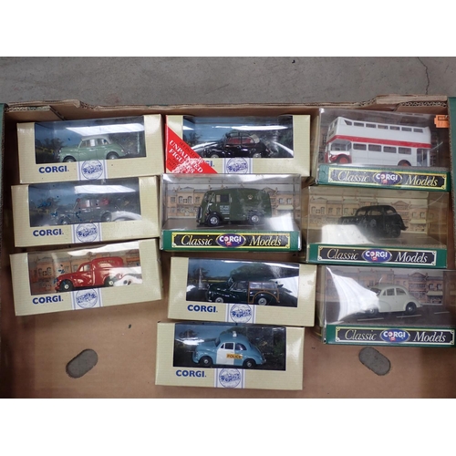 318 - Twenty eight boxed Corgi Classics and Dinky Models including Bedford O Series, Pickfords Truck, Scam... 