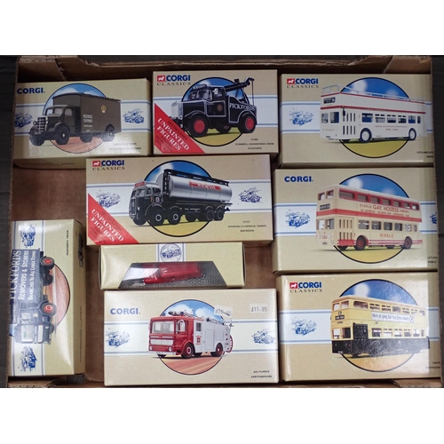 318 - Twenty eight boxed Corgi Classics and Dinky Models including Bedford O Series, Pickfords Truck, Scam... 