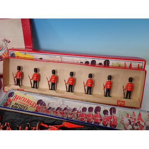 348 - A boxed set of Herald No.H7203 plastic figures of Gaurdsmen, another Herald Box containing assorted ... 