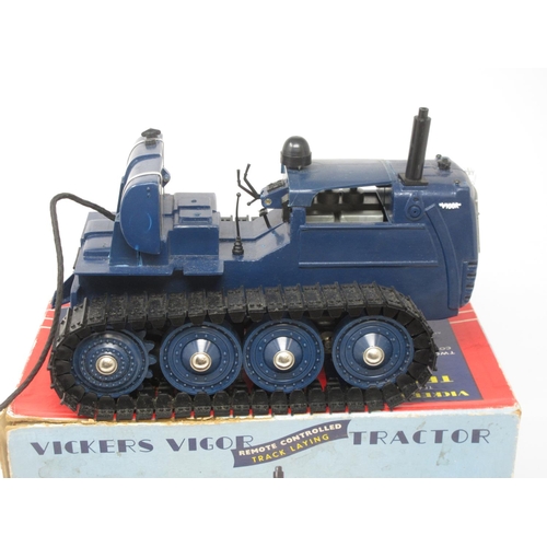 354 - A boxed Victory Models Vicker Vigor remote controlled track laying Tractor