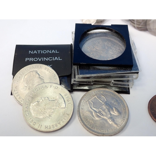 583 - A collection of British Coins to include an 1889 Crown, 1816 Shilling, a quantity of silver Threepen... 