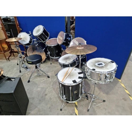 659 - A Gretsch Blackhawk, and Yamaha Drum Kit and other associated drums, etc