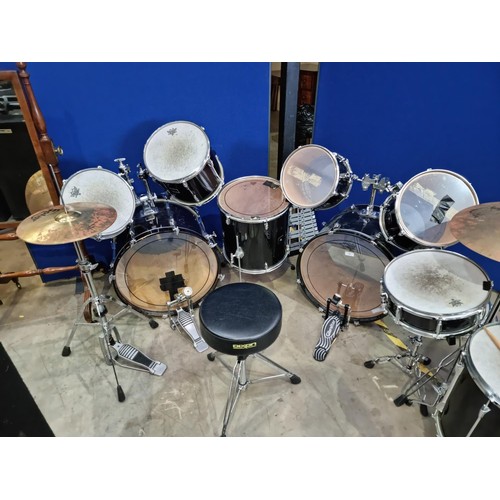 659 - A Gretsch Blackhawk, and Yamaha Drum Kit and other associated drums, etc