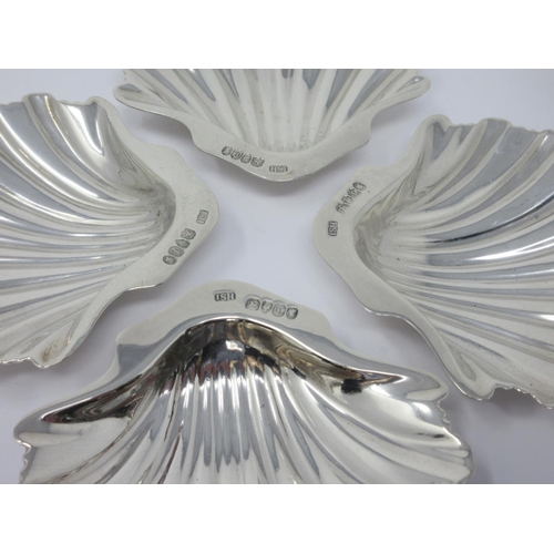 811 - A Set of four Victorian silver Shell Dishes, London 1838, maker: John Hunt