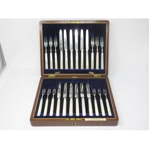 884 - One dozen Victorian Dessert Knives and Forks with silver blades and mother of pearl hafts, Sheffield... 