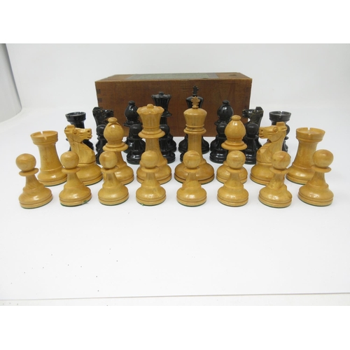 965 - A Staunton Chess Set in box with sliding lid, 8 x4in