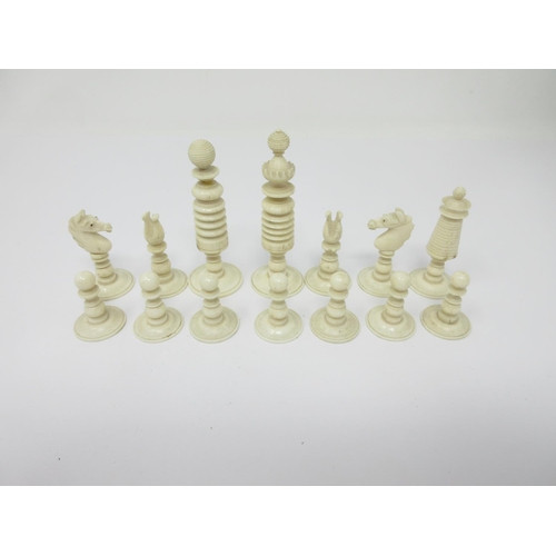 968 - A red and white Chess Set in cigar box, missing red castle and a part set of old bone dominoes in ma... 