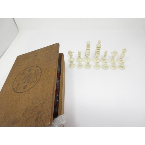 968 - A red and white Chess Set in cigar box, missing red castle and a part set of old bone dominoes in ma... 