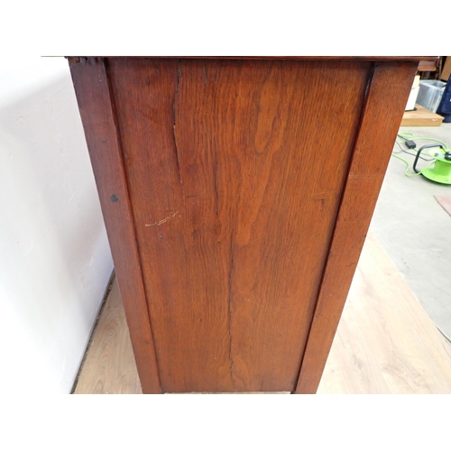 15 - An Edwardian walnut Sideboard fitted drawers and cupboards on turned supports, 5ft W x 3ft 2in H