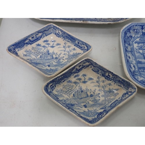 370 - An early Worcester blue and white Strainer, three small blue and white Dishes and two diamond shaped... 