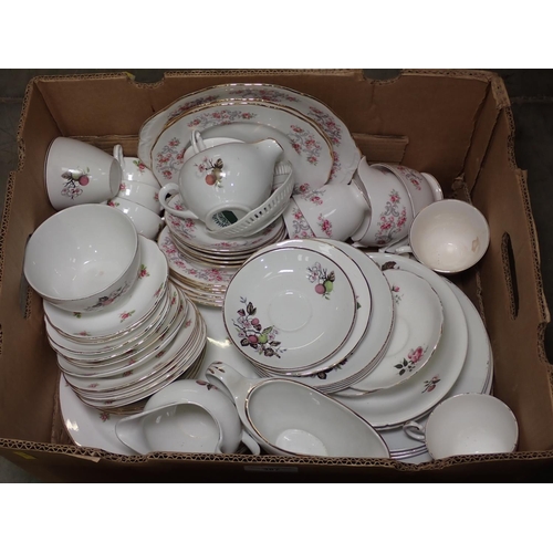 387 - Box assorted Dinnerware