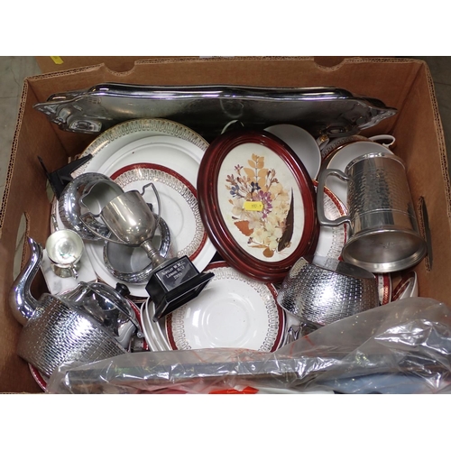 387 - Box assorted Dinnerware