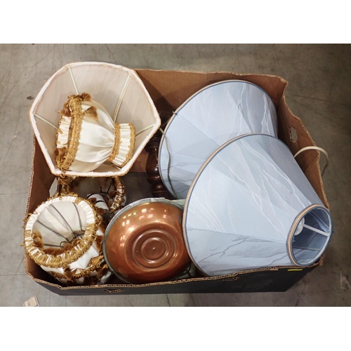 387 - Box assorted Dinnerware