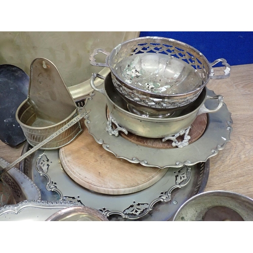 505 - A quantity of various plated ware