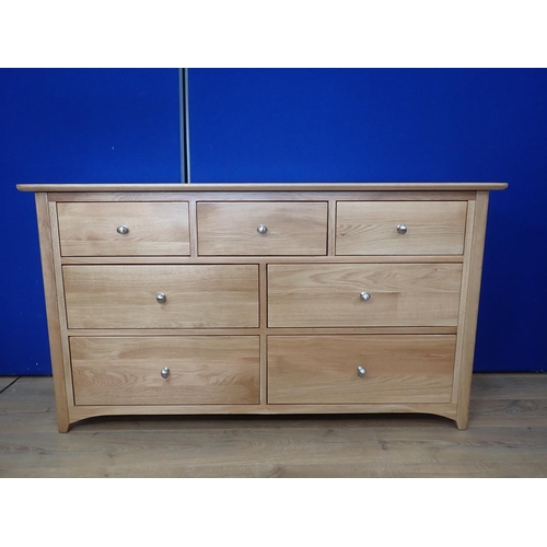 536 - A modern Chest of seven drawers, 4ft 6in W x 2ft 6in H