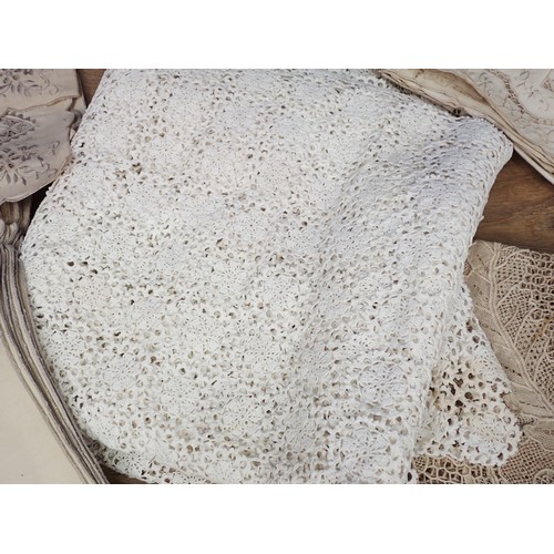 486 - A quantity of Lace and Table Linen