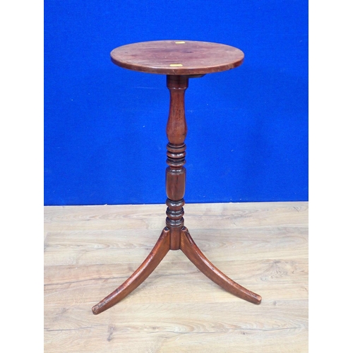 92 - An early 19th Century mahogany Wine Table with turned column and tripod base