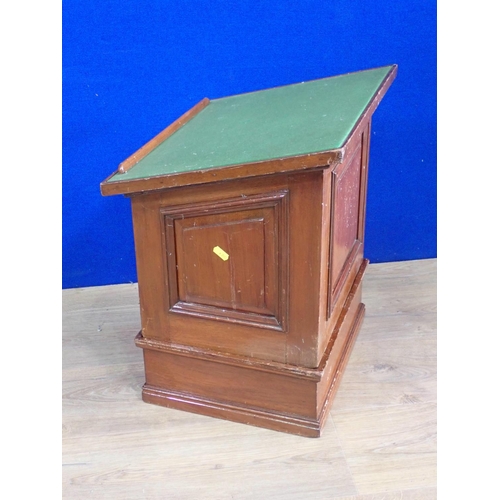 127 - A walnut table top Lectern 1ft 8in H x 1ft 5in W