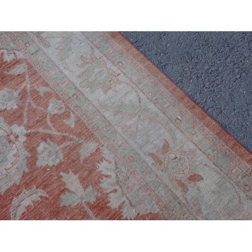 24 - A large Ziegler style cream and red woollen Carpet 374cm x 271cm