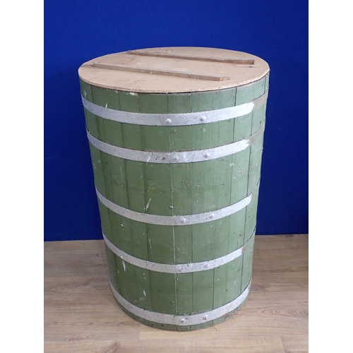 364 - A zinc lined green painted coopered Barrel 3ft 2in H