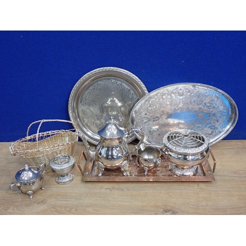 453 - A box of plated ware including Tea Pot, Entre Dish and Cover, Tray, etc.
THIS LOT IS BEING SOLD ON B... 