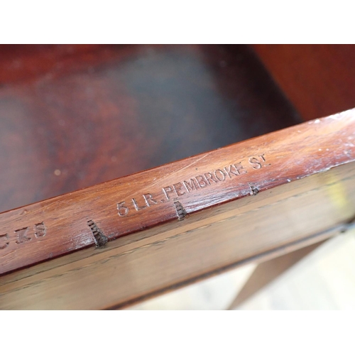 450 - An Edwardian mahogany Tea Table of small proportions by James Hicks, Lower Pembroke, St Dublin, the ... 