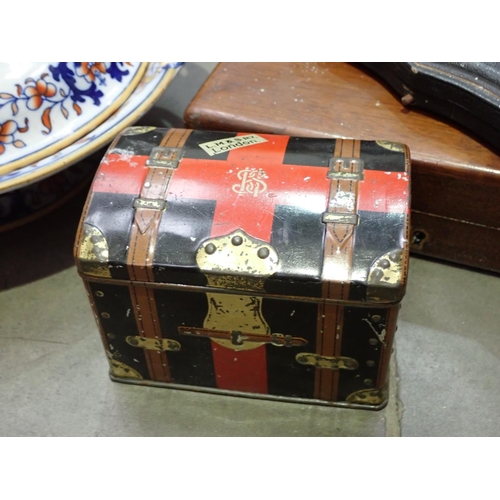 261 - Box of various ornaments and miscellaneous items including carved Black Forest style Bears, Satsuma ... 