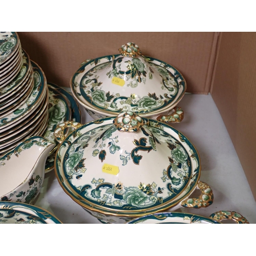 342 - A Masons 'Chartruese' Tea and Dinner Service