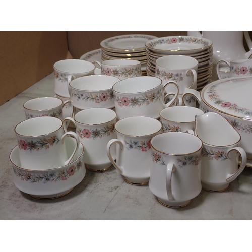 348 - A Paragon 'Belinda' Tea and Dinner Service