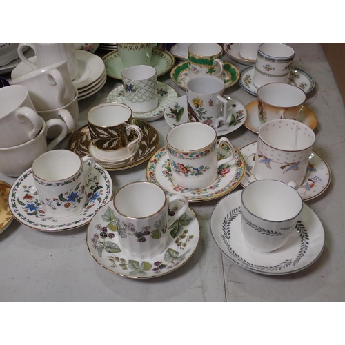 352 - A collection of Royal Worcester and other Coffee Can and Saucers, Alfred Meakin Dinner ware, Egg Cup... 