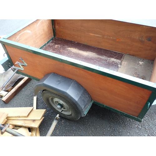 640 - A single axle Car Trailer 5ft x 3ft