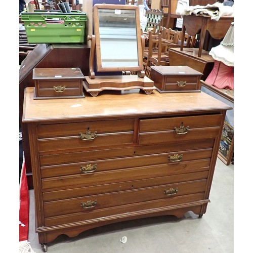 569 - A Victorian walnut Chest of two short and two long drawers 3ft 6in x 2ft 7in, A Victorian mahogany D... 