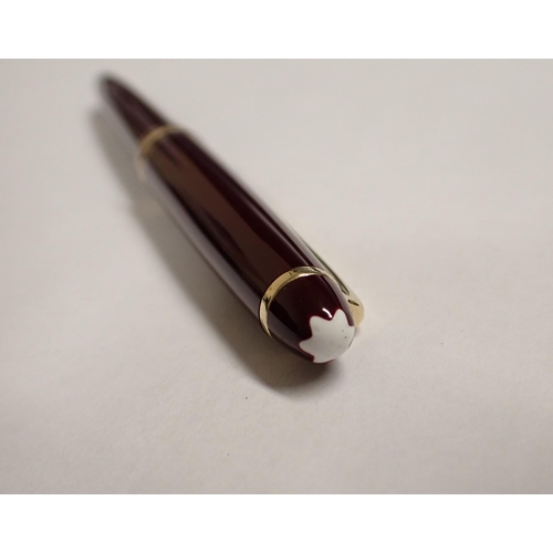 221 - A Mont Blanc Fountain Pen the Meisterstuck 'Hommage a Frédéric Chopin in burgundy with gold trim num... 