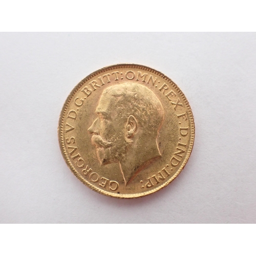 374 - George V, Sovereign, Preturia Mint, 1927