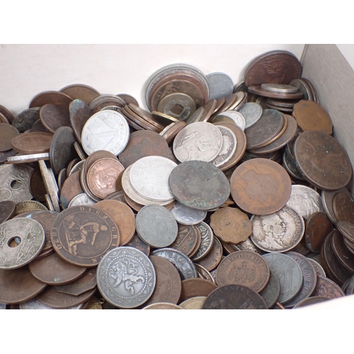 412 - A box of assorted British and World coins, to include an 1892 Crown, Australian 1914 Florin, minor s... 