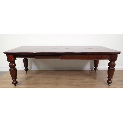 462 - A 19th Century style mahogany wind-out extending Dining Table on turned supports (no winder) 7ft 4in... 