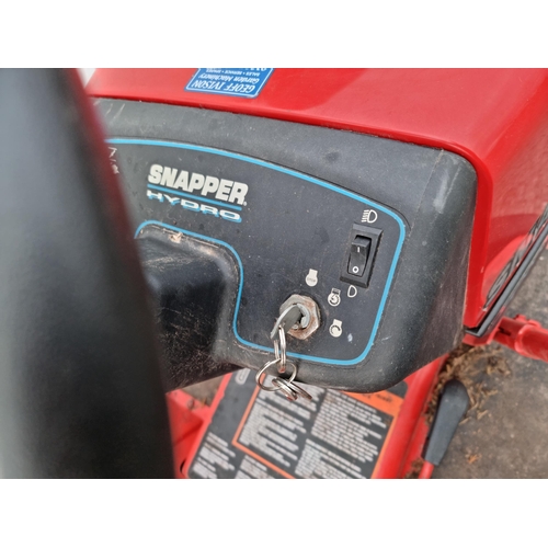 570 - A Snapper LT1533 Hydro rear discharge ride on Mower