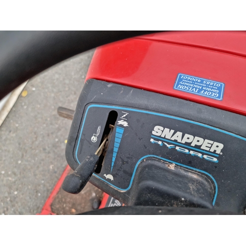 570 - A Snapper LT1533 Hydro rear discharge ride on Mower