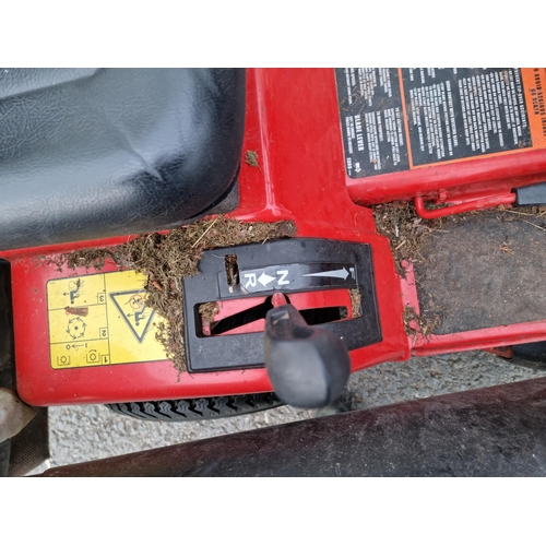 570 - A Snapper LT1533 Hydro rear discharge ride on Mower