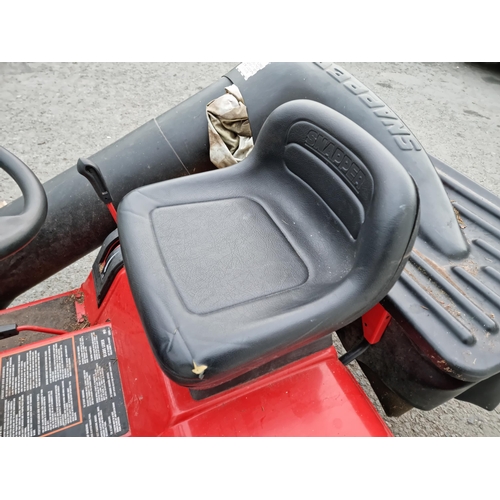 570 - A Snapper LT1533 Hydro rear discharge ride on Mower