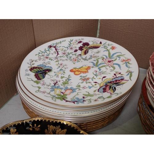 614 - A quantity of various decorative Plates and Bowls