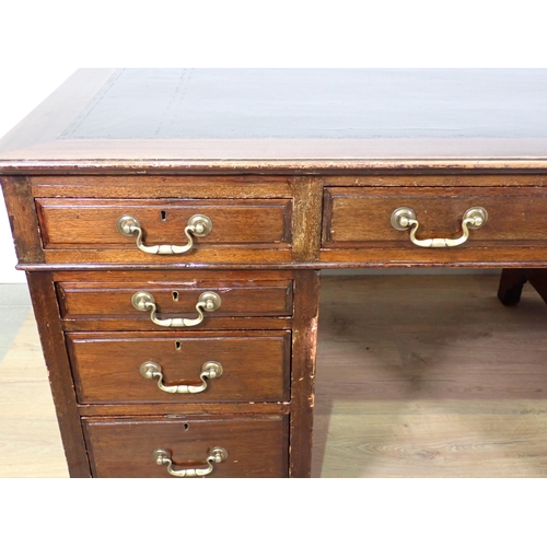 734 - A Georgian style mahogany twin pedestal Desk fitted eight drawers mounted on bracket feet 5ft W x 2f... 