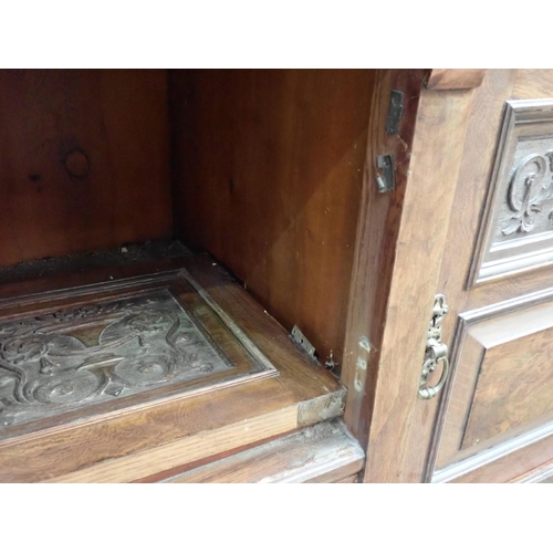 827 - A Victorian walnut mirror back Sideboard fitted three drawers and four cupboard doors 7ft H x 5ft 10... 