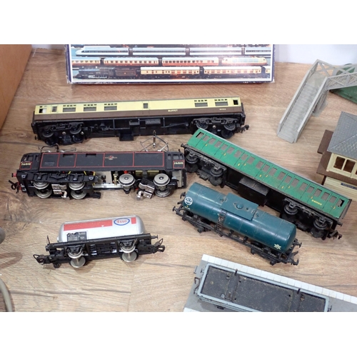 565 - A box of 00 gauge model Railway including a Hornby-Dublo 2-rail 2-6-4 tank Locomotive, a boxed Lima ... 