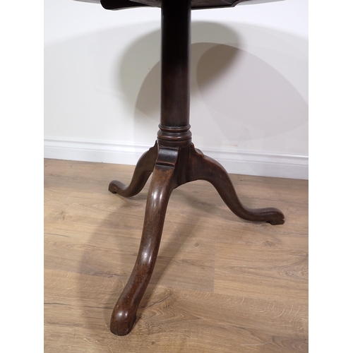 732 - A Georgian mahogany Pillar Table on barrel turned column and tripod base 2ft 7in D x 2ft 1in H