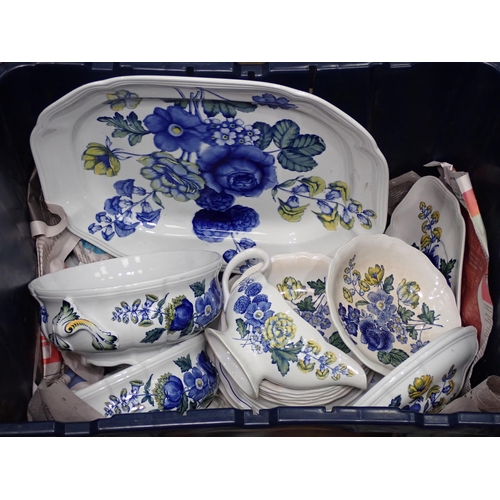 532 - A Spode Tea and Dinner Service