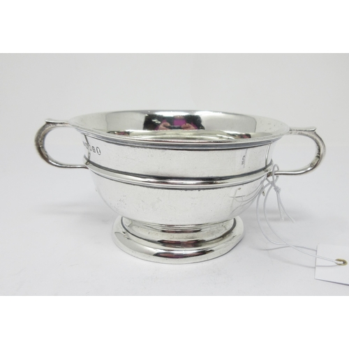 130 - A George V silver two-handled Bowl, London 1935, 170gms