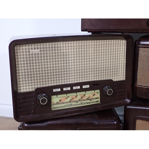 353 - An Ekco bakelite Radio, a Philco bakelite Radio, and three others (failed PAT)