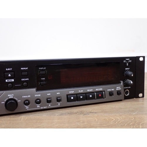 377 - A Tascam CD-RW900SL Professional CD rewritable Recorder with manual and remote (passed PAT)